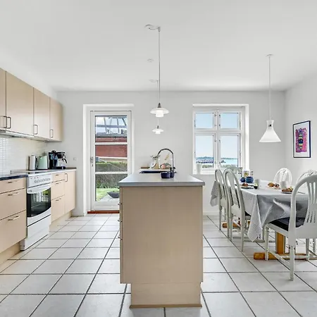 2 Bedroom Beautiful In