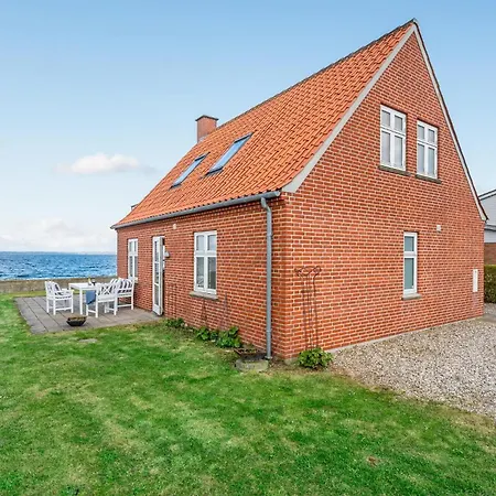 2 Bedroom Beautiful In Tranekær