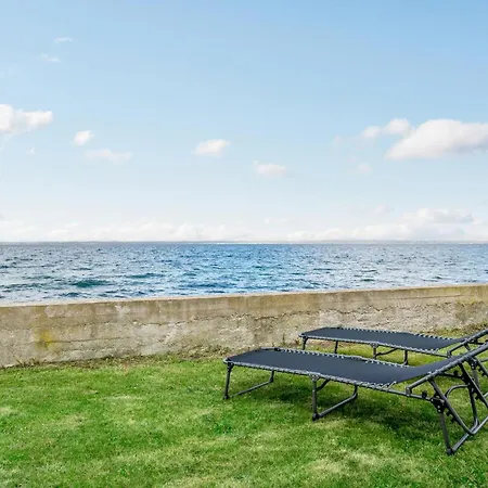 Semesterbostad 2 Bedroom Beautiful In