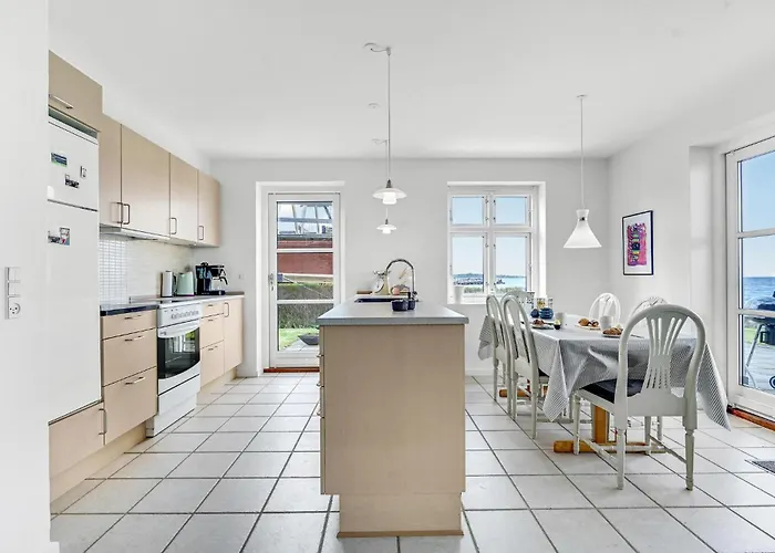 2 Bedroom Beautiful In