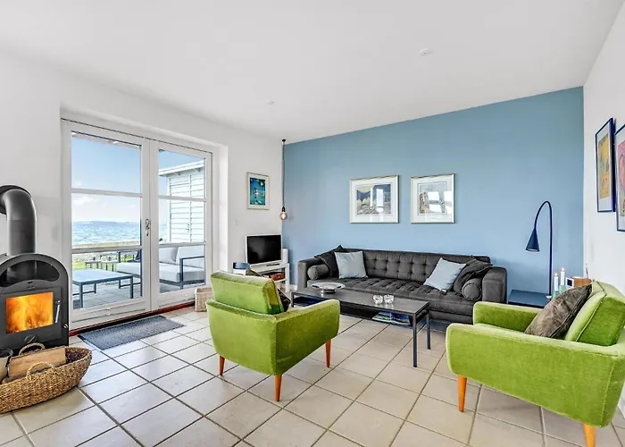 2 Bedroom Beautiful In *