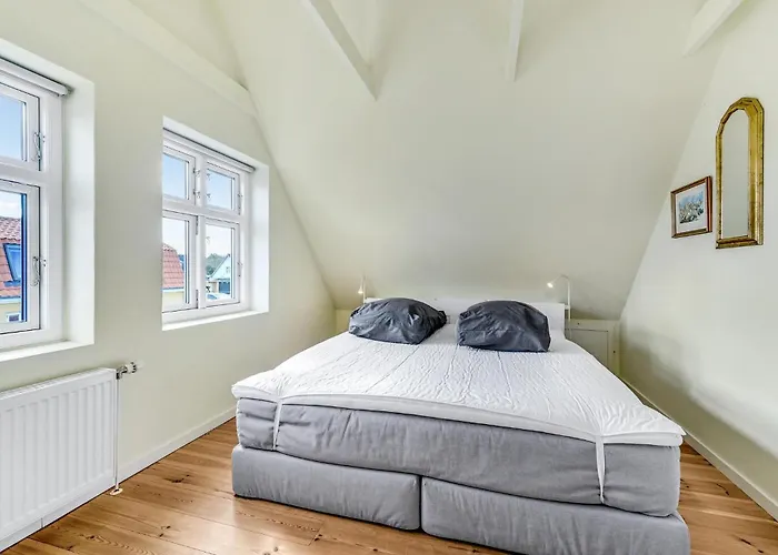 Semesterbostad 2 Bedroom Beautiful In *