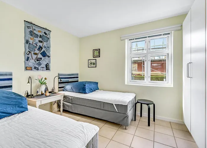 2 Bedroom Beautiful In Semesterbostad Tranekær