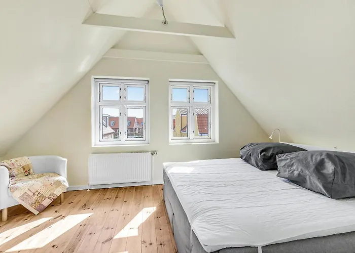 2 Bedroom Beautiful In Tranekaer